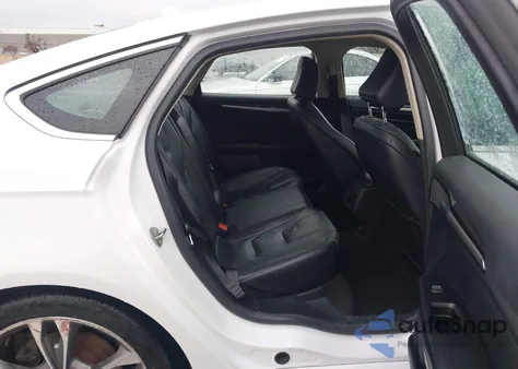 2020 Ford Fusion Titanium z USA, uszkodzony, nr VIN 3FA6P0D99LR193631